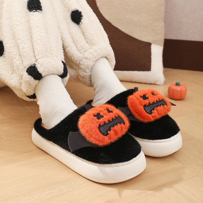 Pantuflas de calabaza divertidas de dibujos animados de Halloween con diseño de alas pequeñas, pantuflas de algodón antideslizantes para el suelo del dormitorio, pantuflas de casa de invierno para parejas