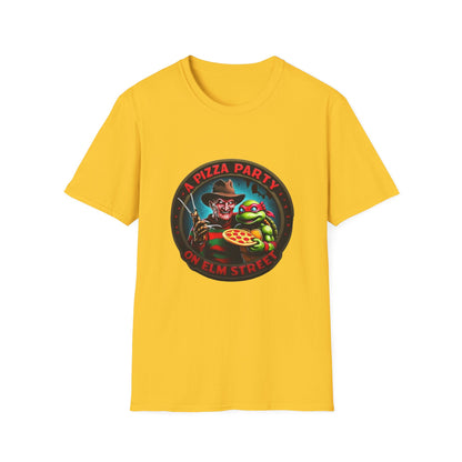 Camiseta unisex de estilo suave Una fiesta de pizza en Elm Street (parte delantera y trasera)